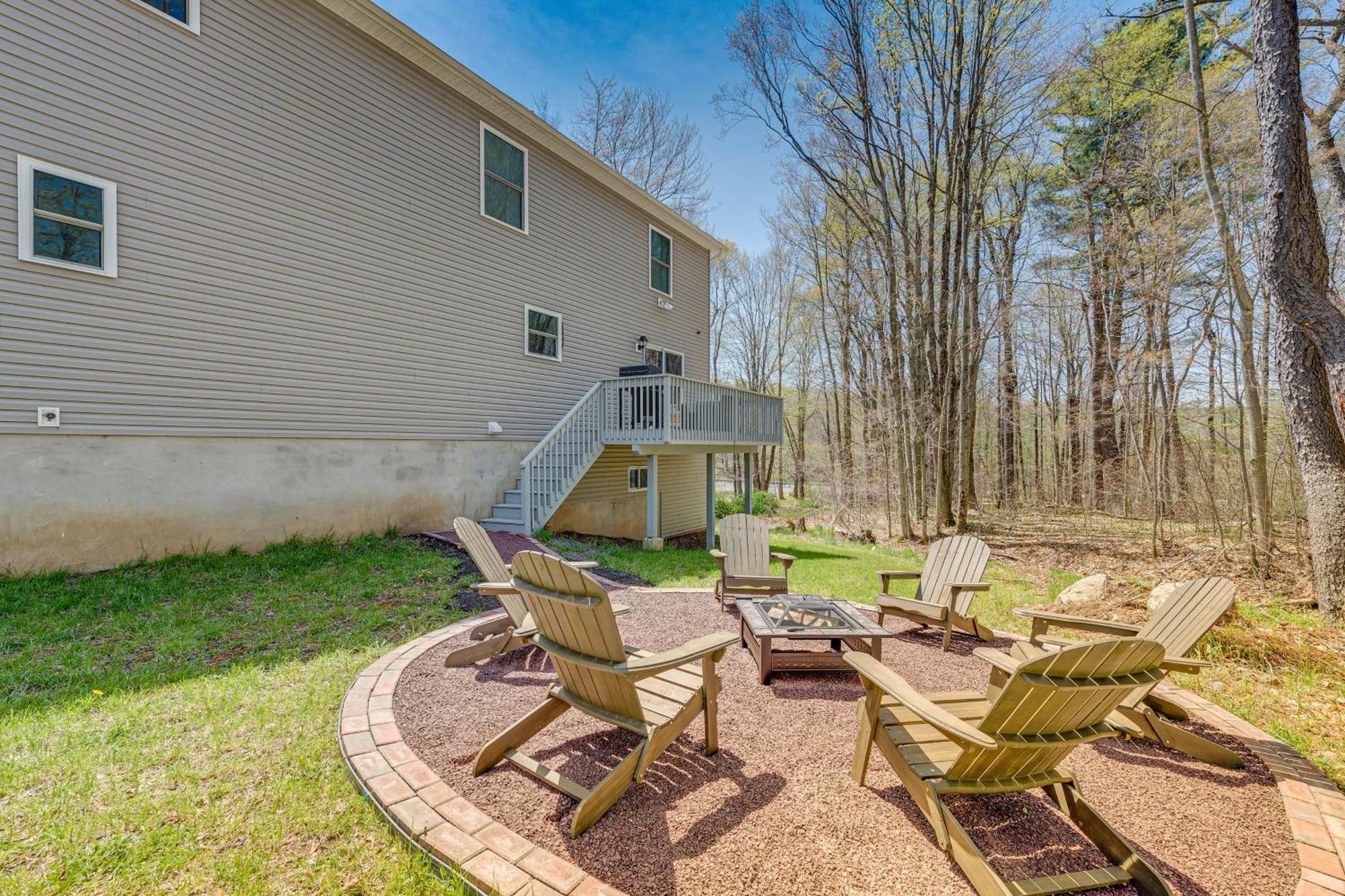 Family-Friendly Arrowhead Lake Home With Kayak! Pocono Lake Exterior photo