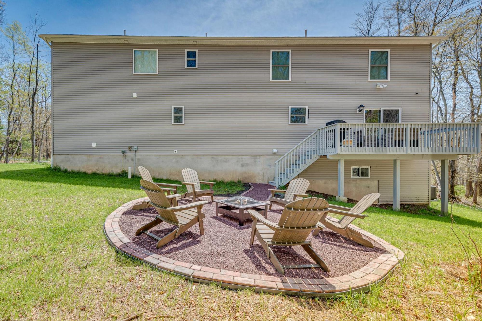 Family-Friendly Arrowhead Lake Home With Kayak! Pocono Lake Exterior photo